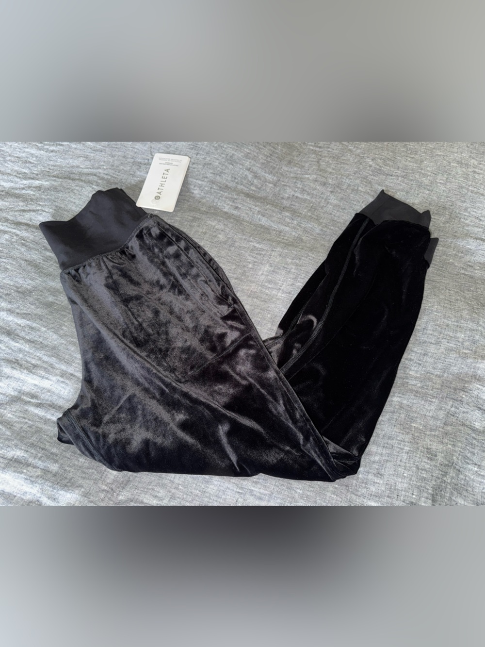 NWT AUTHENTIC ATHLETA SALUTATION VELVET ATHEISURE JOGGERS SIZE XSMALL